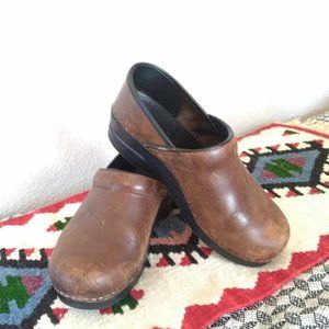 Dansko Clogs Antique Brown Leather - wide 39/8-8.5